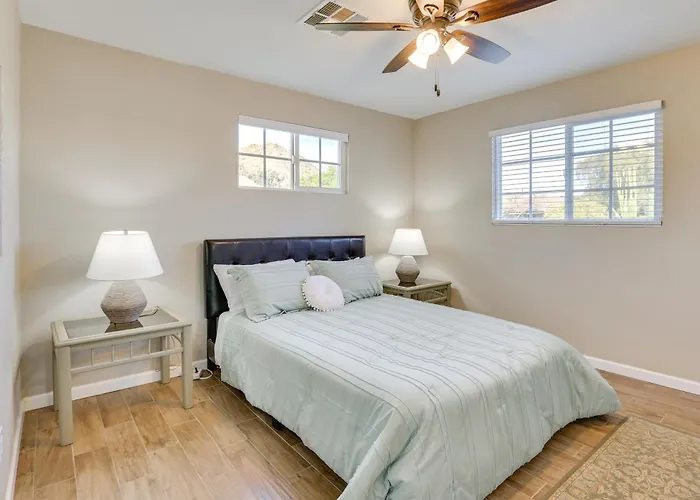 Centrally Located Oasis 1 Mi To Shadow Mountain! Phoenix