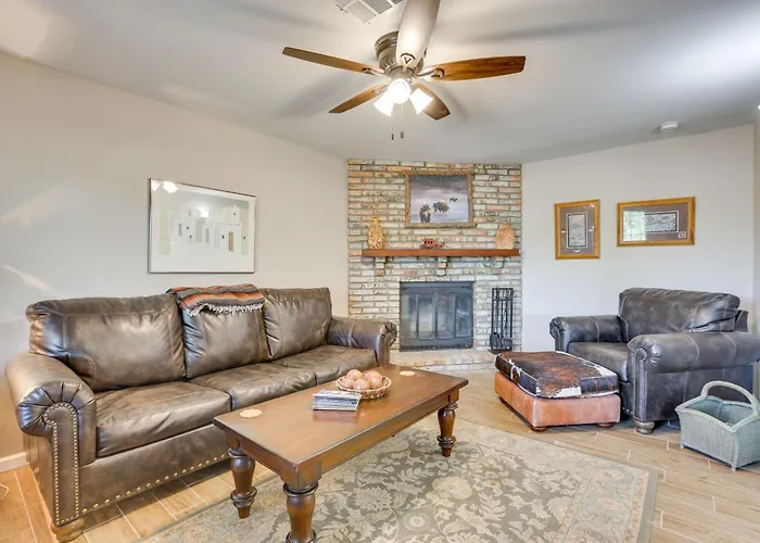 Holiday home Centrally Located Oasis 1 Mi To Shadow Mountain!