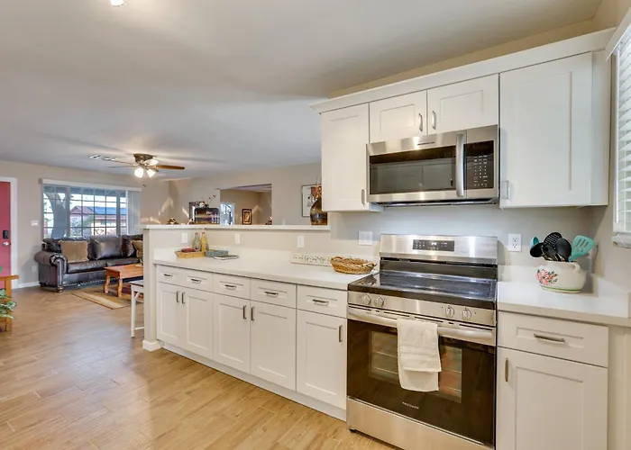 Centrally Located Oasis 1 Mi To Shadow Mountain!