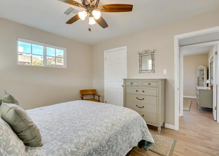 Centrally Located Oasis 1 Mi To Shadow Mountain! Holiday home