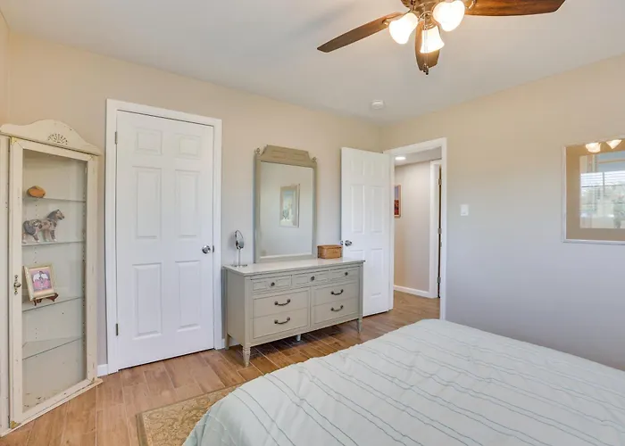 Holiday home Centrally Located Oasis 1 Mi To Shadow Mountain! *